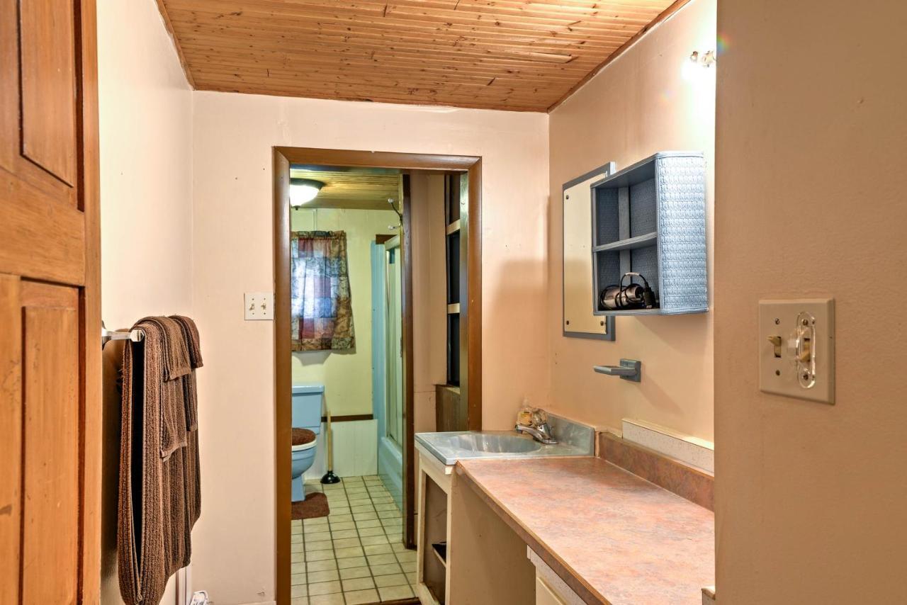 Вилла Rustic Bedford Cabin Near Hunting And Fishing Экстерьер фото